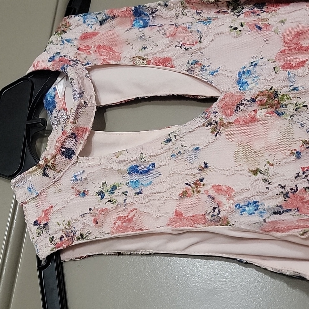 Pretty layered blouse - Picture 2 of 2